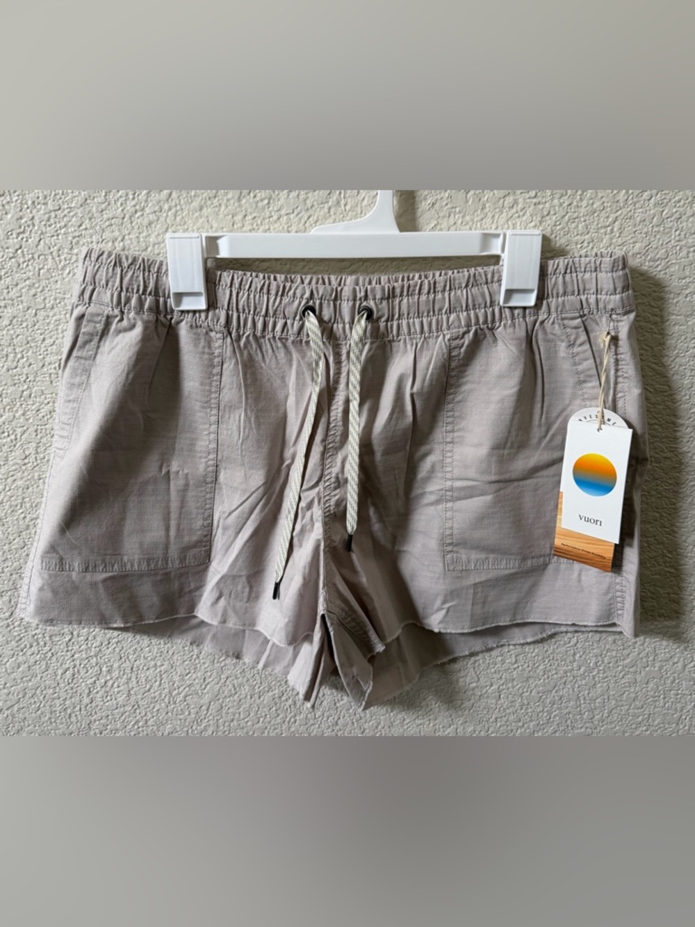 VUORI Women's sixe XL Vintage Ripstop Organic Cotton Short -Suede - Picture 11 of 12